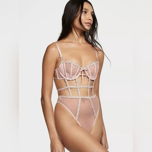 Victoria’s Secret Wicked Underlined Rosebud Embroidery Teddy XL - Picture 1 of 3